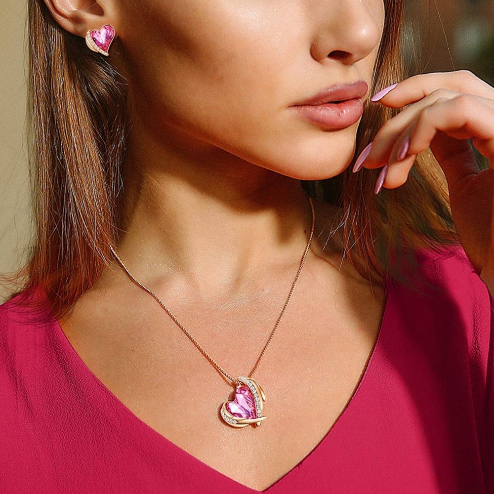 Rose gold with pink heart necklace 💕